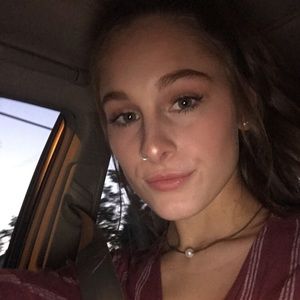 Meet your Posher, Makayla